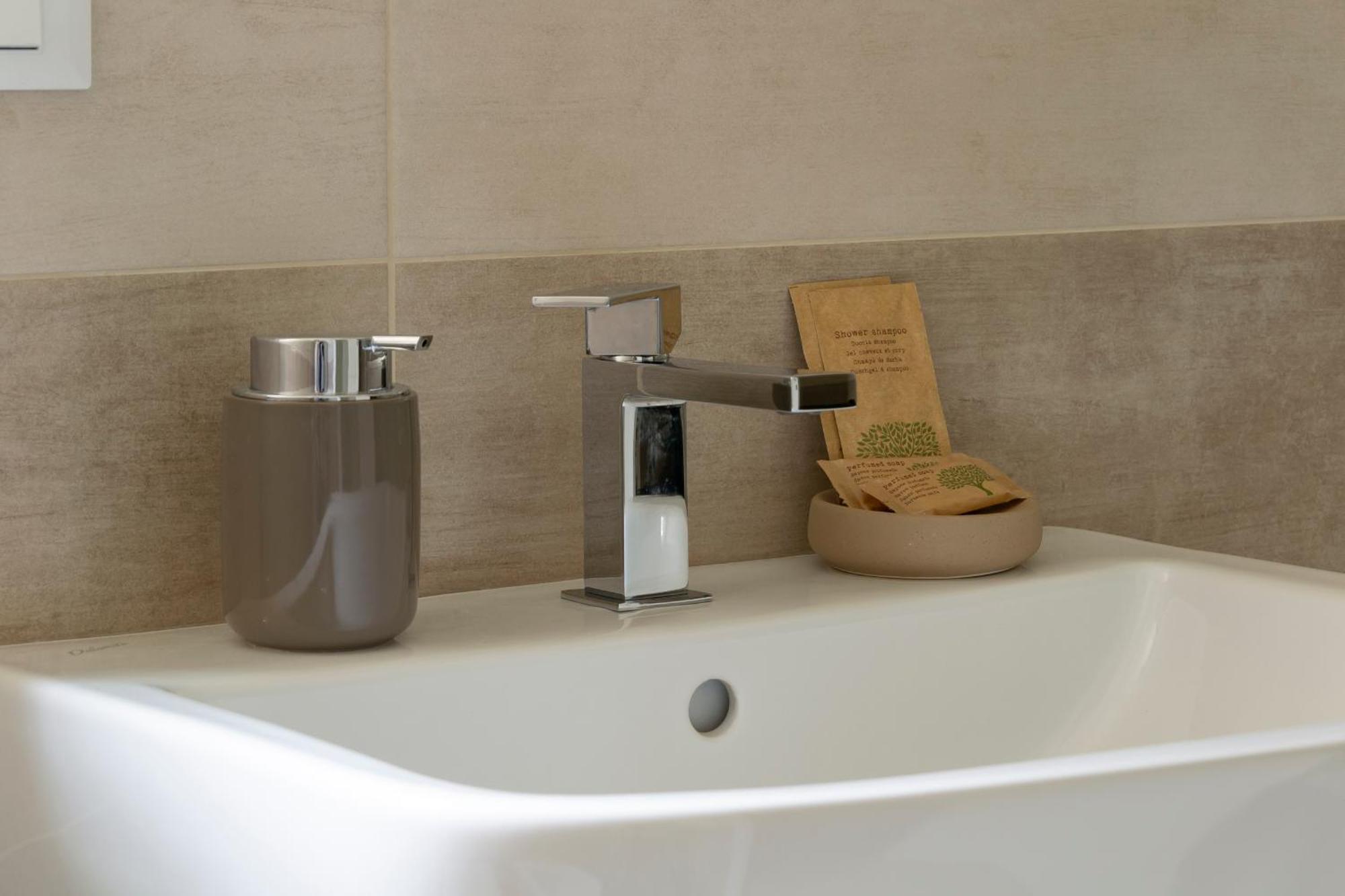 Apartment Amos - 5 Minutes From Piazza Maggiore Bologna Exterior foto