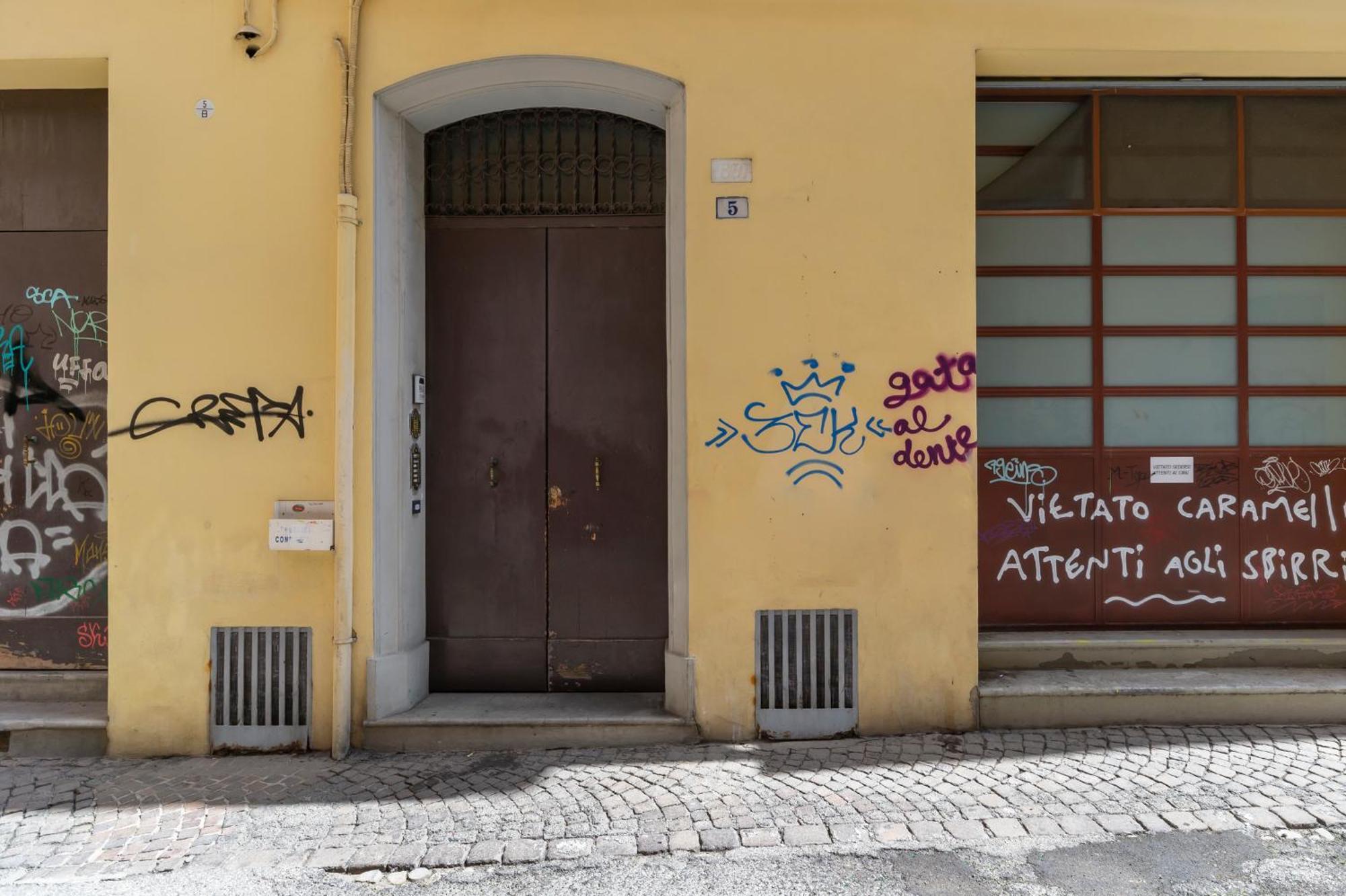Apartment Amos - 5 Minutes From Piazza Maggiore Bologna Exterior foto